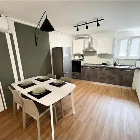 Olives アパート コペル