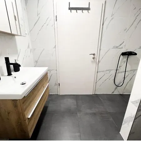 شقة Olives